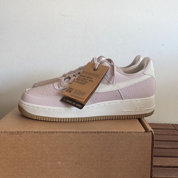 Nike Air Force 1 Low 07 Platinum Violet/Light Bone US Women 10.5/UK8(FN6326-001) - Picture 8 of 11